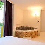 Hotel Tek Han *
