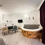 Tek Han Hotel *
