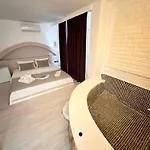 Tek Han Hotel