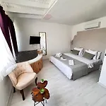 Tek Han Hotel *