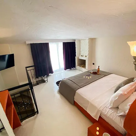 Hotel Tek Han *