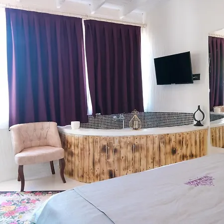 Tek Han * Alaçatı