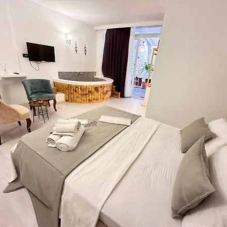 Tek Han Hotel *