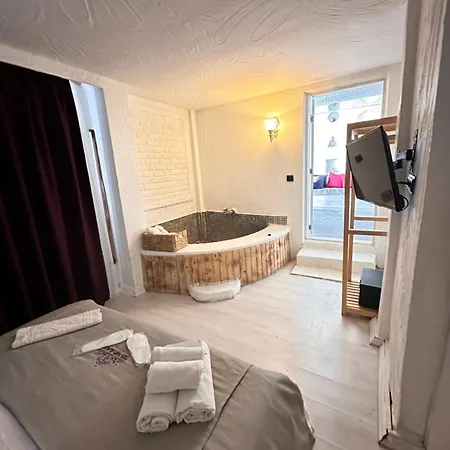 Otel Tek Han Alaçatı