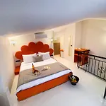 Hotel Tek Han Alacati