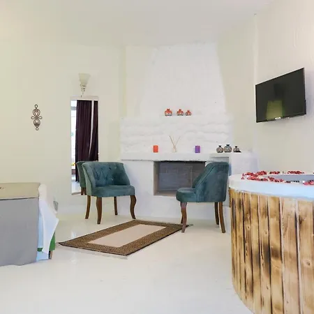 Hotel Tek Han Alacati